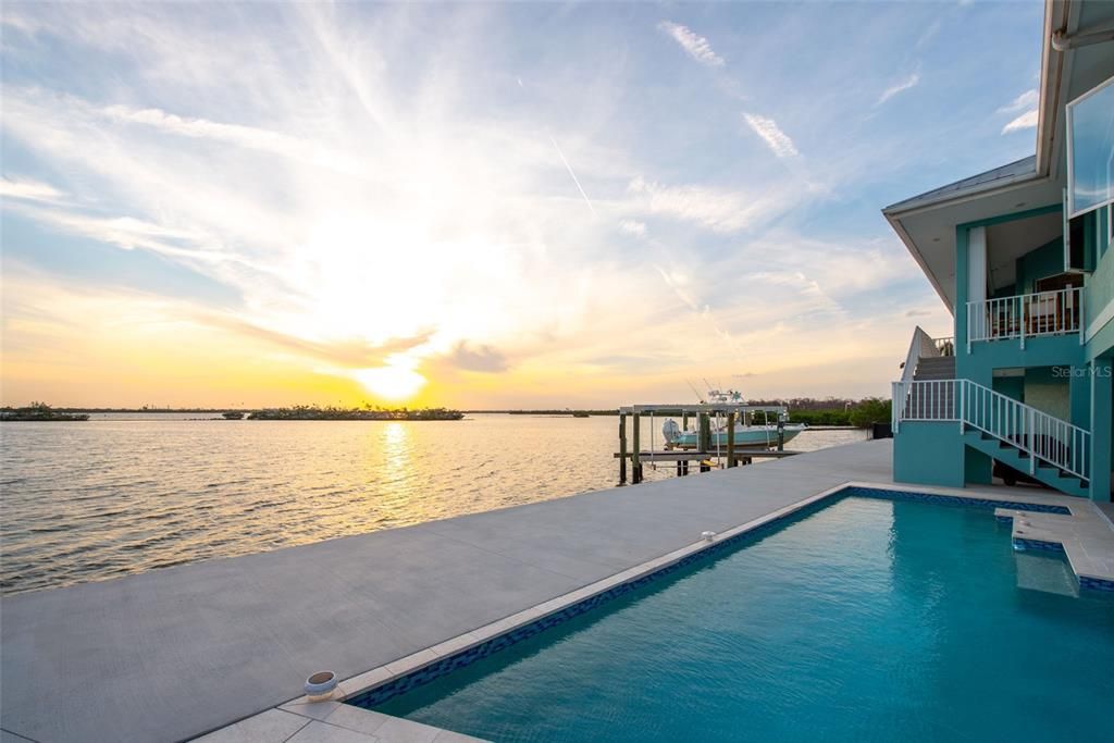 For Sale: $2,850,000 (4 beds, 3 baths, 2737 Square Feet)