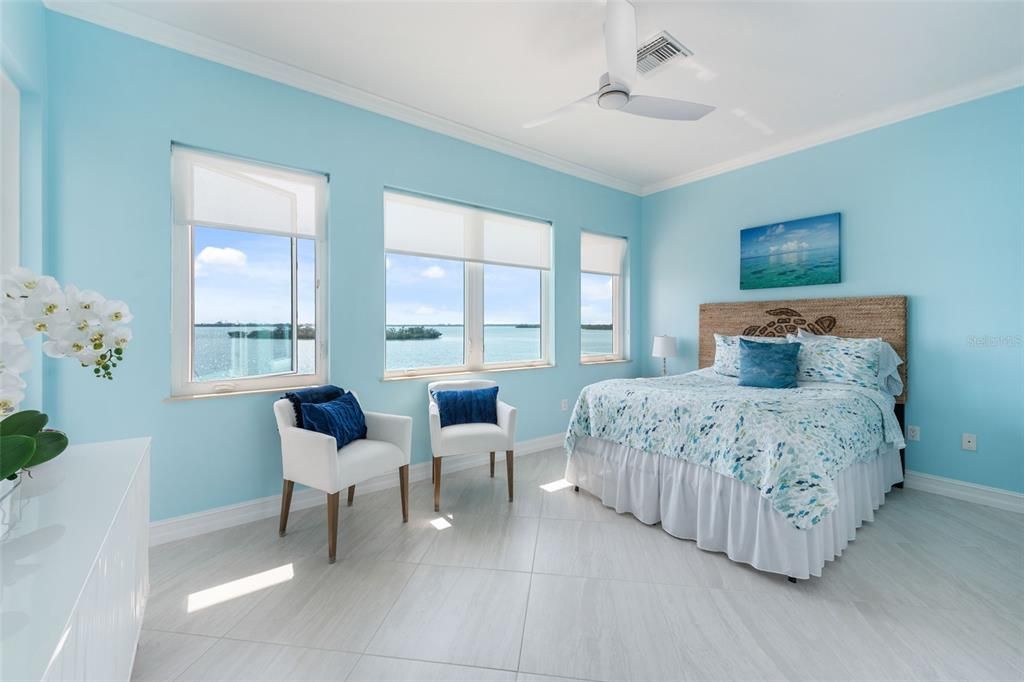 For Sale: $2,850,000 (4 beds, 3 baths, 2737 Square Feet)