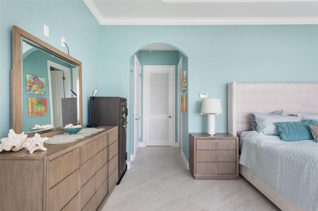 For Sale: $2,850,000 (4 beds, 3 baths, 2737 Square Feet)