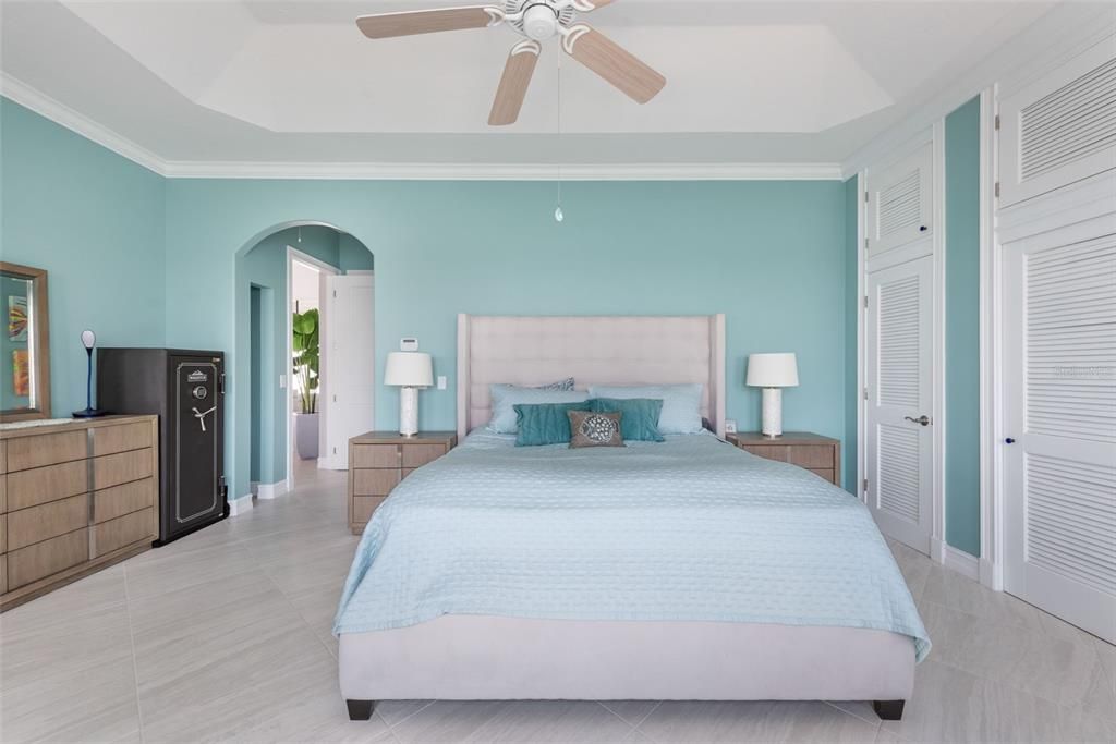 For Sale: $2,850,000 (4 beds, 3 baths, 2737 Square Feet)