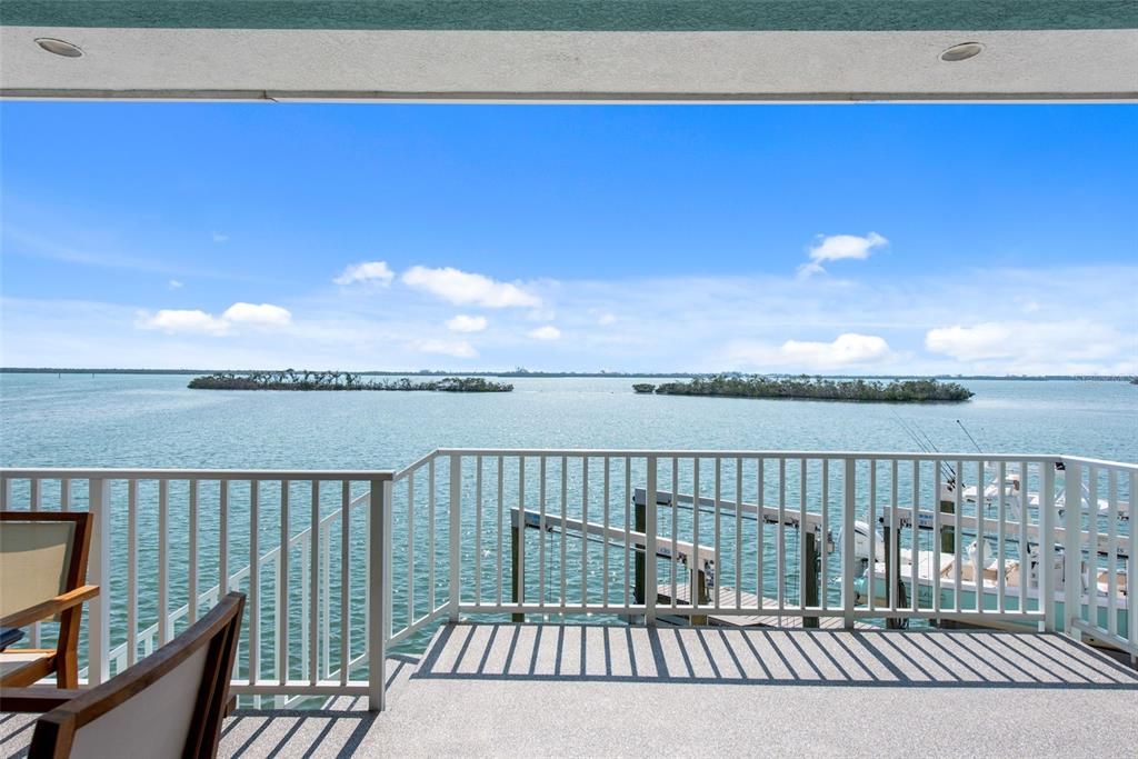 For Sale: $2,850,000 (4 beds, 3 baths, 2737 Square Feet)