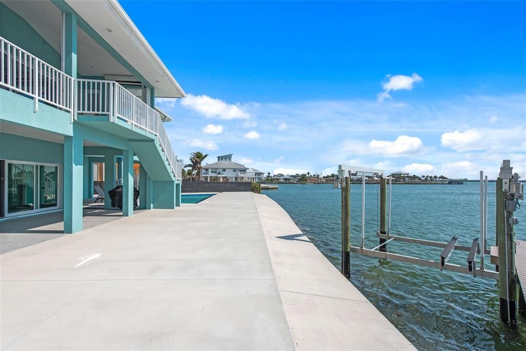 For Sale: $2,850,000 (4 beds, 3 baths, 2737 Square Feet)