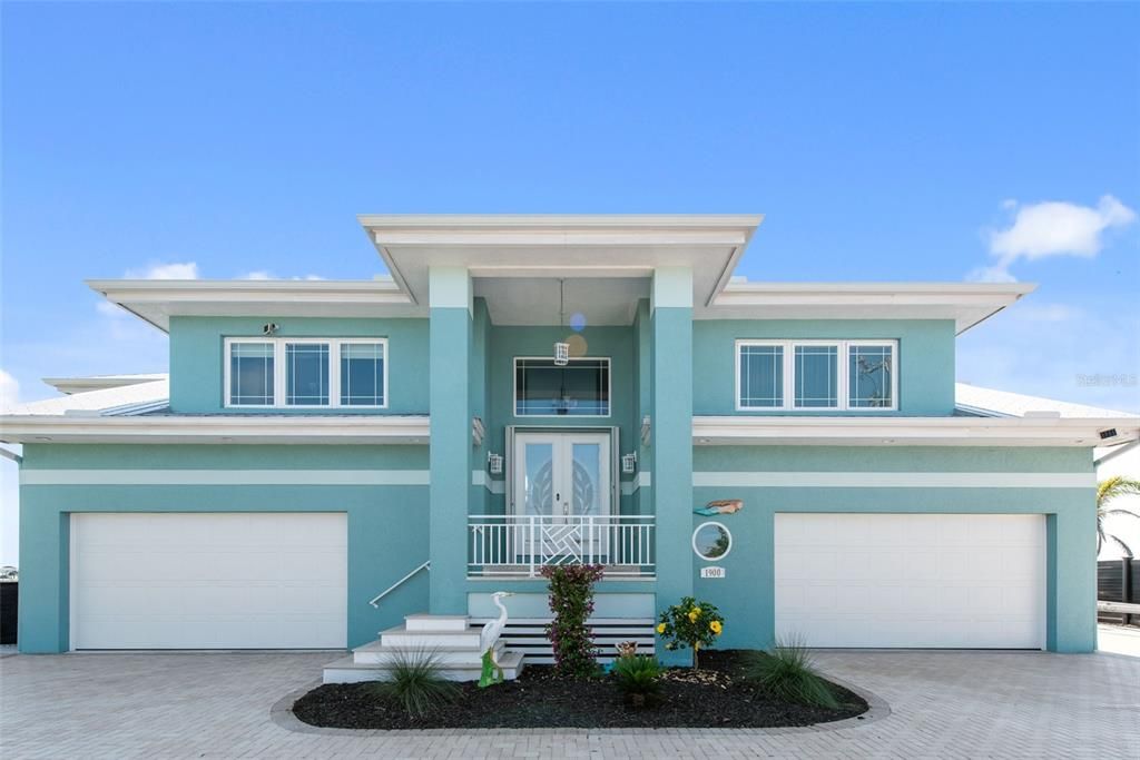 For Sale: $2,850,000 (4 beds, 3 baths, 2737 Square Feet)