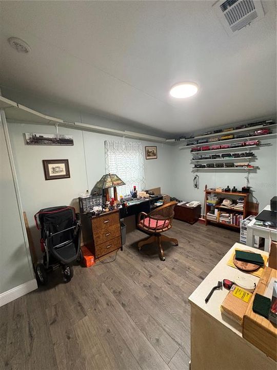 合同活跃: $162,737 (3 贝兹, 2 浴室, 1188 平方英尺)