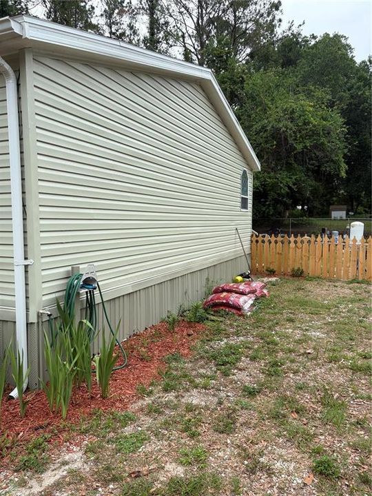 合同活跃: $162,737 (3 贝兹, 2 浴室, 1188 平方英尺)