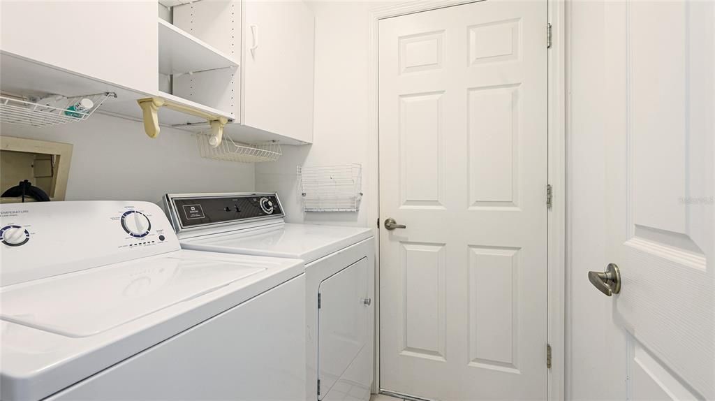 合同活跃: $285,000 (2 贝兹, 2 浴室, 1282 平方英尺)