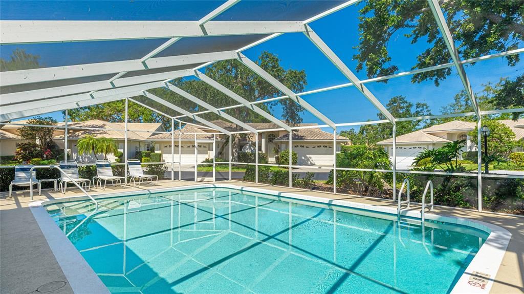 合同活跃: $285,000 (2 贝兹, 2 浴室, 1282 平方英尺)