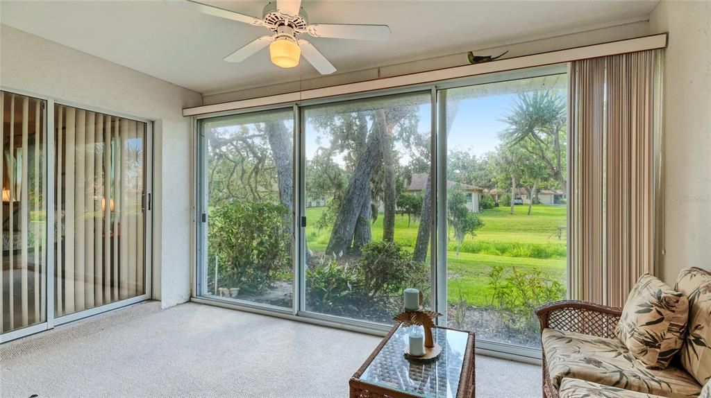 合同活跃: $285,000 (2 贝兹, 2 浴室, 1282 平方英尺)