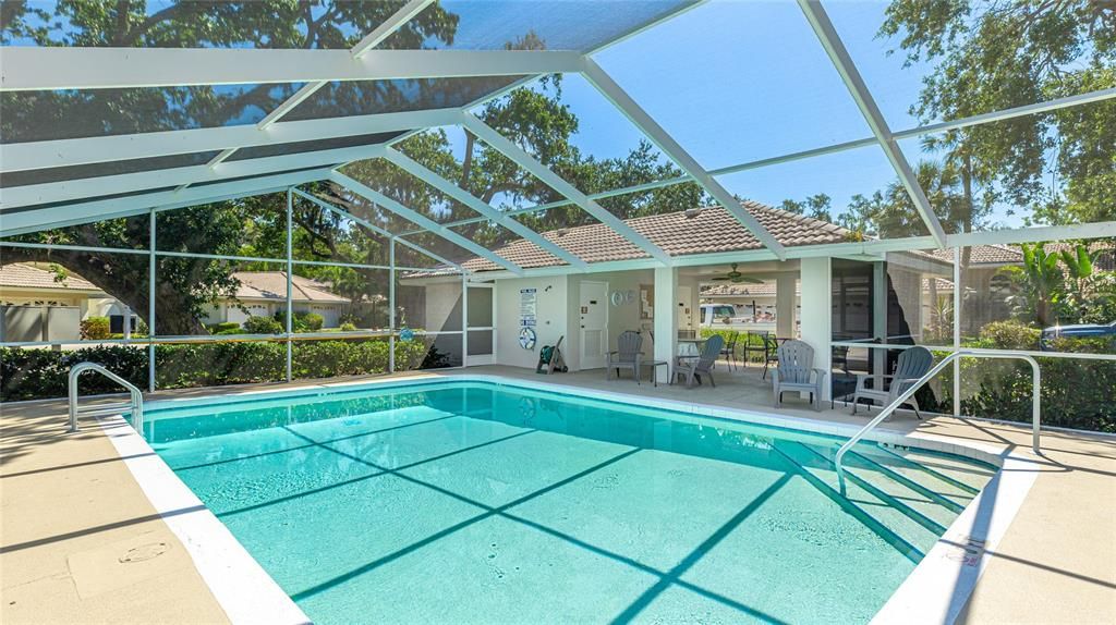 合同活跃: $285,000 (2 贝兹, 2 浴室, 1282 平方英尺)