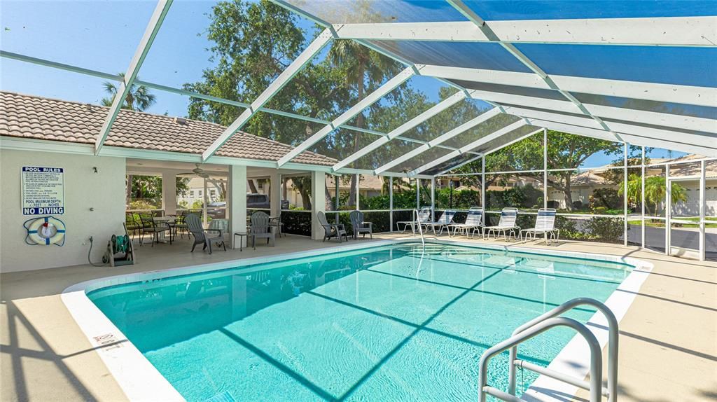 合同活跃: $285,000 (2 贝兹, 2 浴室, 1282 平方英尺)