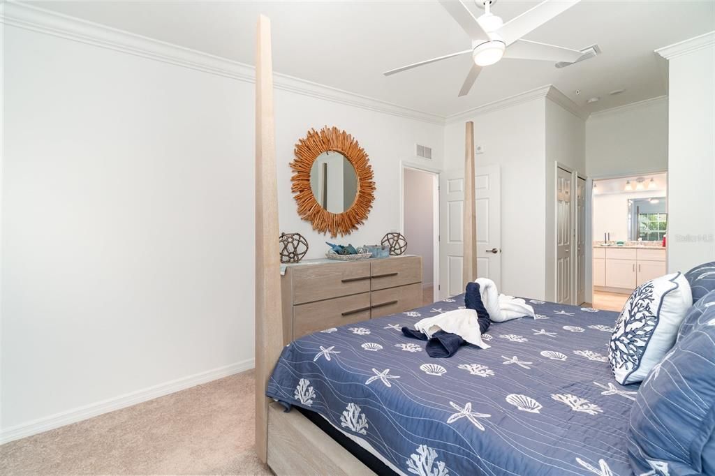 Activo con contrato: $300,000 (2 camas, 2 baños, 1366 Pies cuadrados)