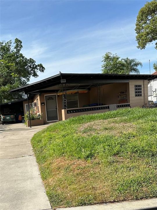 Vendido Recientemente: $420,000 (4 camas, 2 baños, 1604 Pies cuadrados)