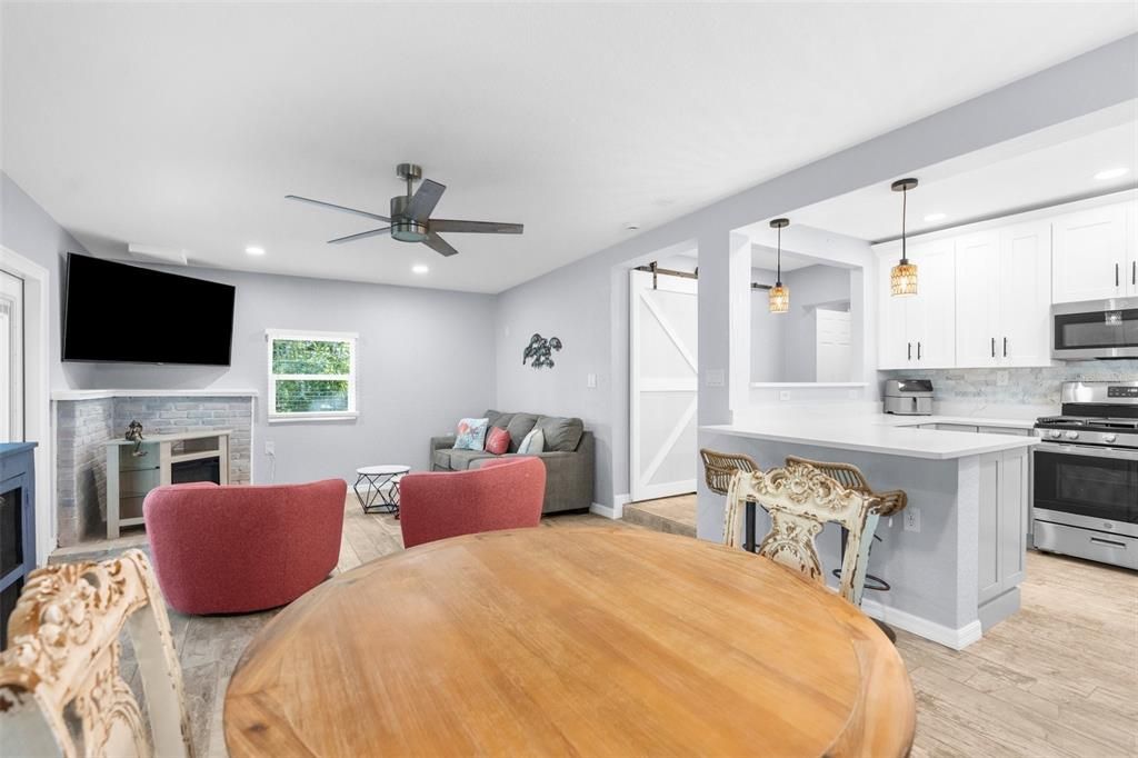 En Venta: $569,000 (2 camas, 2 baños, 912 Pies cuadrados)