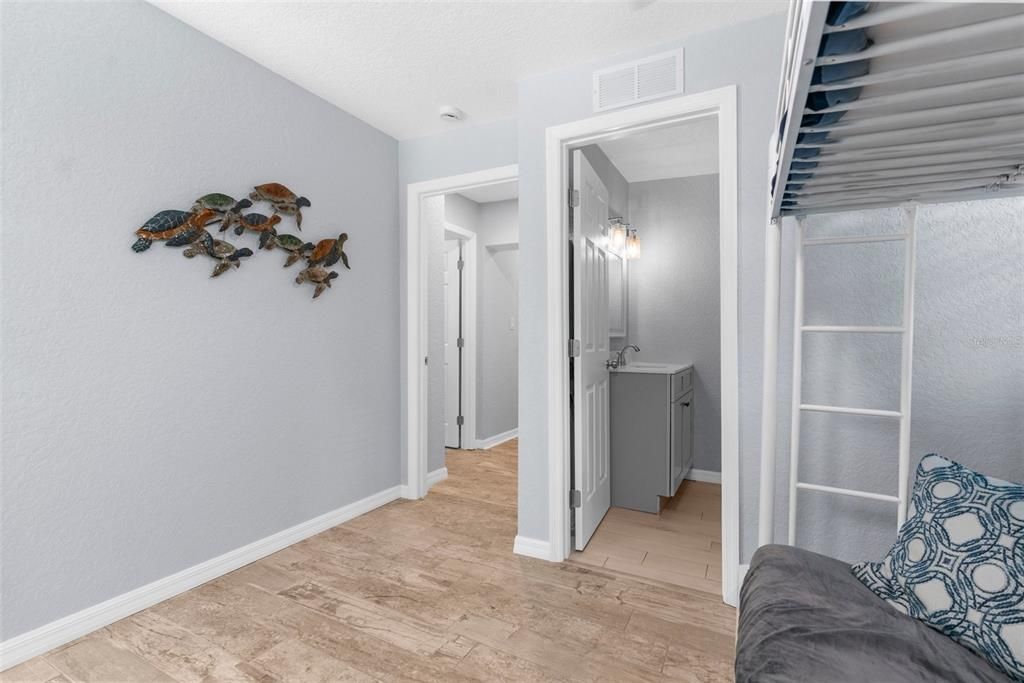 En Venta: $569,000 (2 camas, 2 baños, 912 Pies cuadrados)