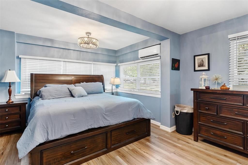 For Sale: $635,000 (3 beds, 2 baths, 2204 Square Feet)