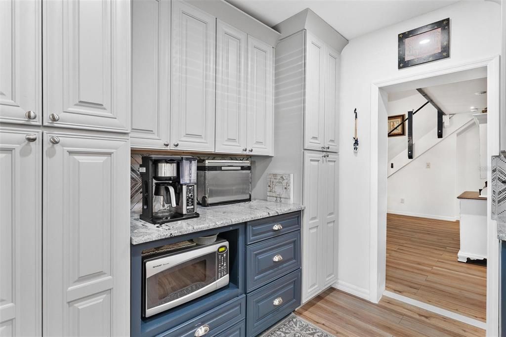 For Sale: $635,000 (3 beds, 2 baths, 2204 Square Feet)