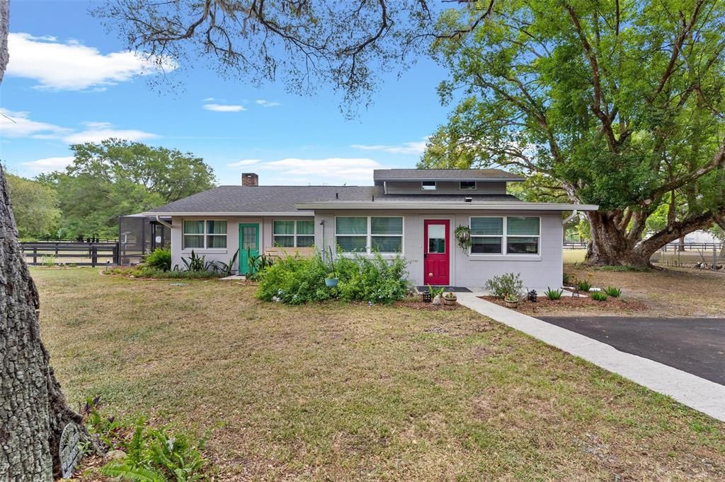 For Sale: $635,000 (3 beds, 2 baths, 2204 Square Feet)