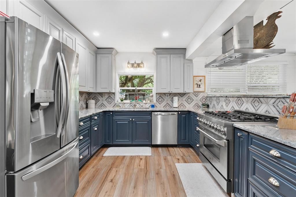 For Sale: $635,000 (3 beds, 2 baths, 2204 Square Feet)