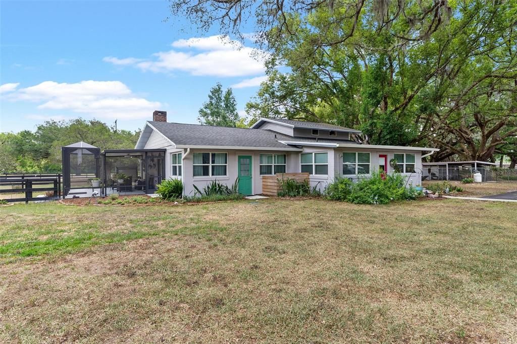 For Sale: $635,000 (3 beds, 2 baths, 2204 Square Feet)