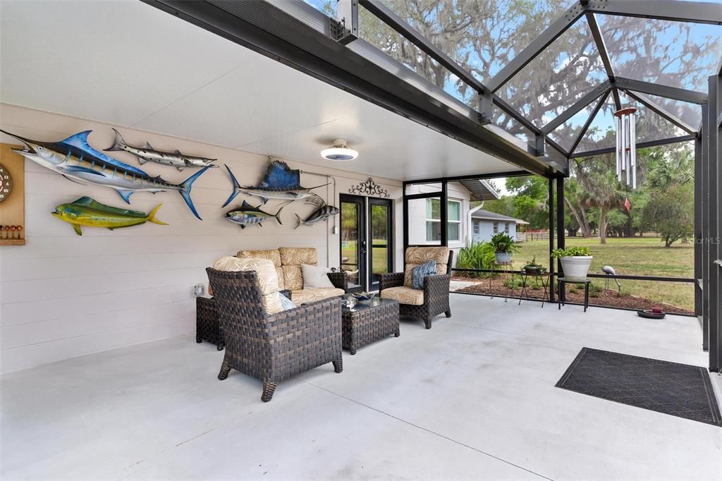 For Sale: $635,000 (3 beds, 2 baths, 2204 Square Feet)