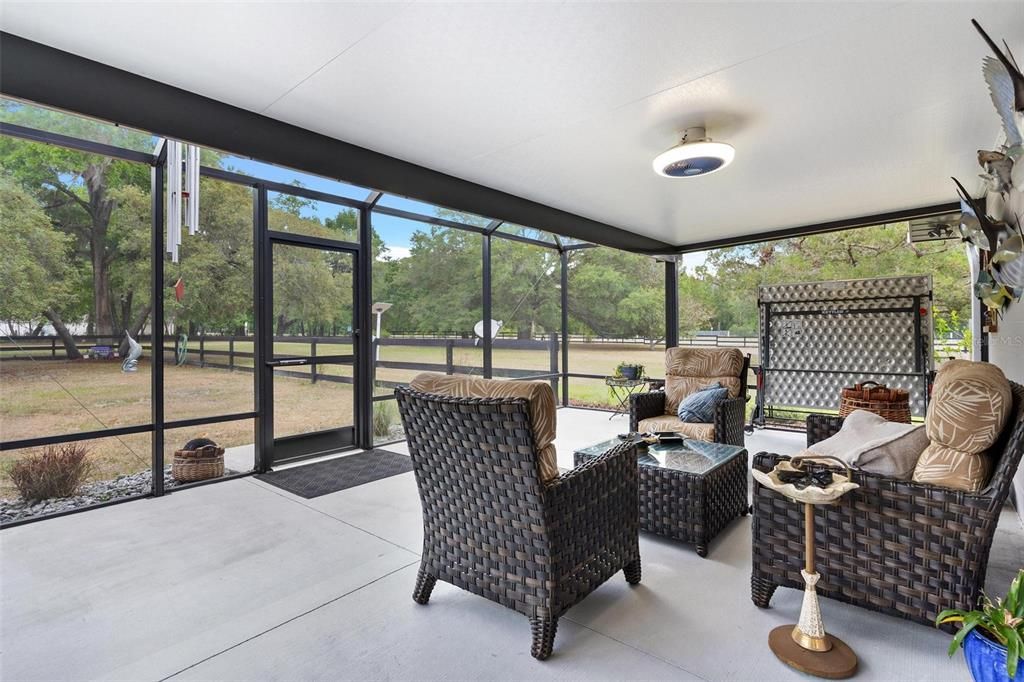 For Sale: $635,000 (3 beds, 2 baths, 2204 Square Feet)