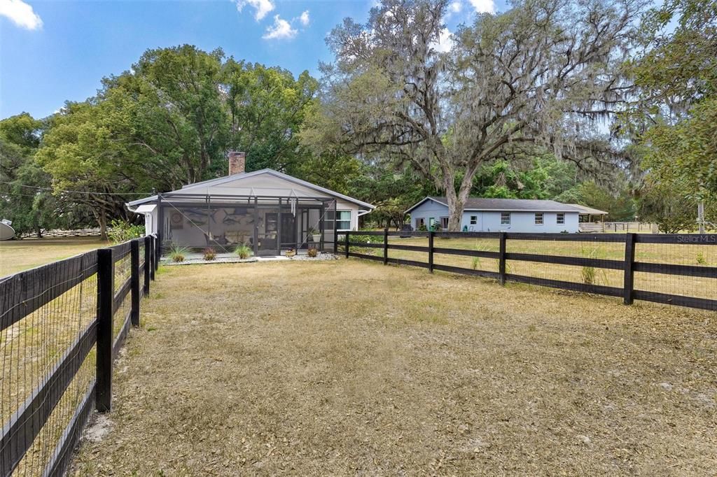 For Sale: $635,000 (3 beds, 2 baths, 2204 Square Feet)