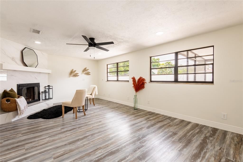 Active With Contract: $419,000 (4 beds, 2 baths, 2037 Square Feet)