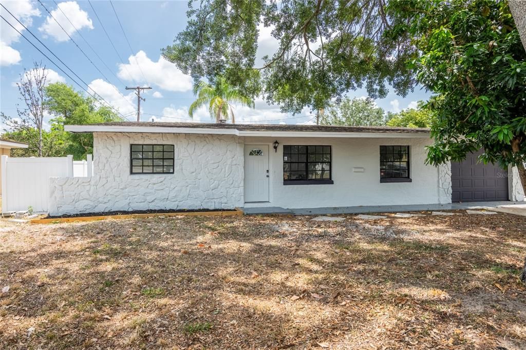 Active With Contract: $419,000 (4 beds, 2 baths, 2037 Square Feet)