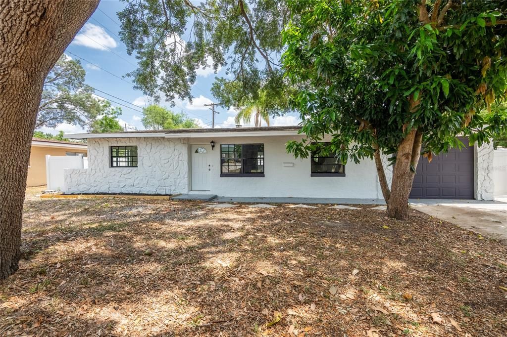 Active With Contract: $419,000 (4 beds, 2 baths, 2037 Square Feet)