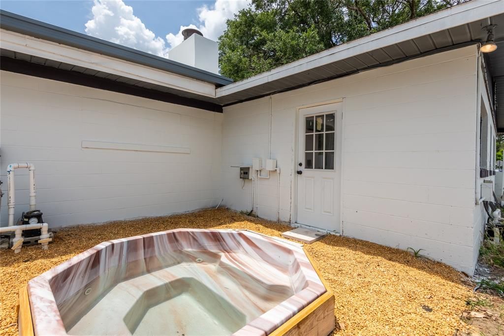 Active With Contract: $419,000 (4 beds, 2 baths, 2037 Square Feet)