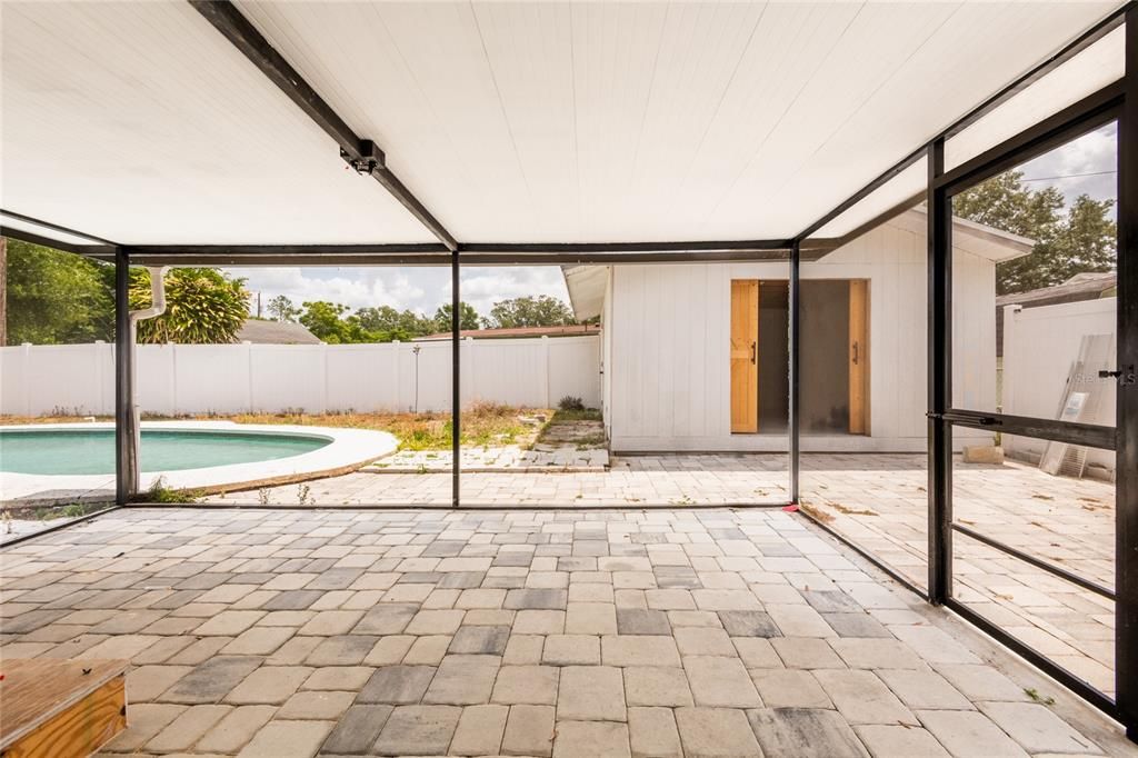 Active With Contract: $419,000 (4 beds, 2 baths, 2037 Square Feet)