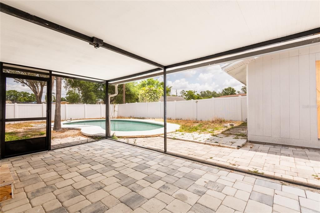 Active With Contract: $419,000 (4 beds, 2 baths, 2037 Square Feet)