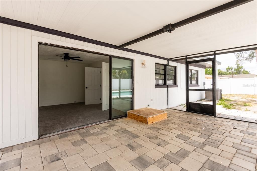 Active With Contract: $419,000 (4 beds, 2 baths, 2037 Square Feet)