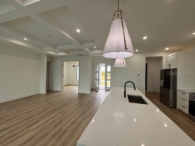 出租: $4,400 (3 贝兹, 3 浴室, 2240 平方英尺)