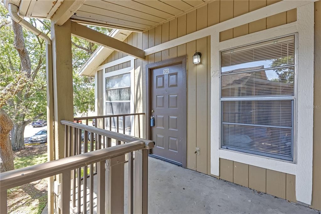 Под контрактом: $144,997 (2 спален, 2 ванн, 912 Квадратных фут)