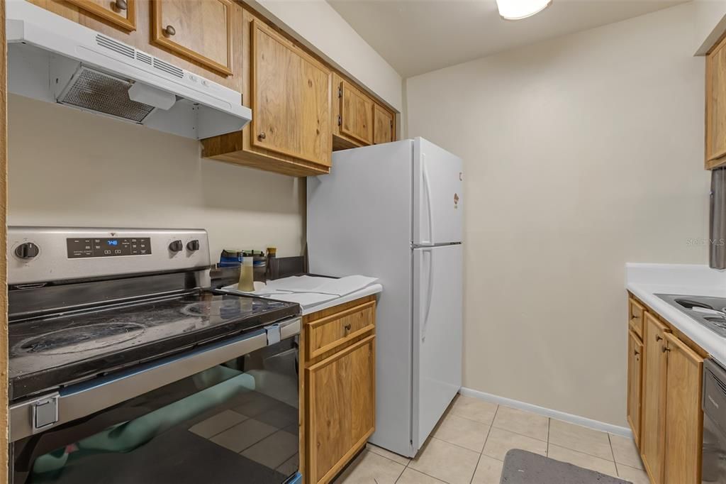 Под контрактом: $144,997 (2 спален, 2 ванн, 912 Квадратных фут)