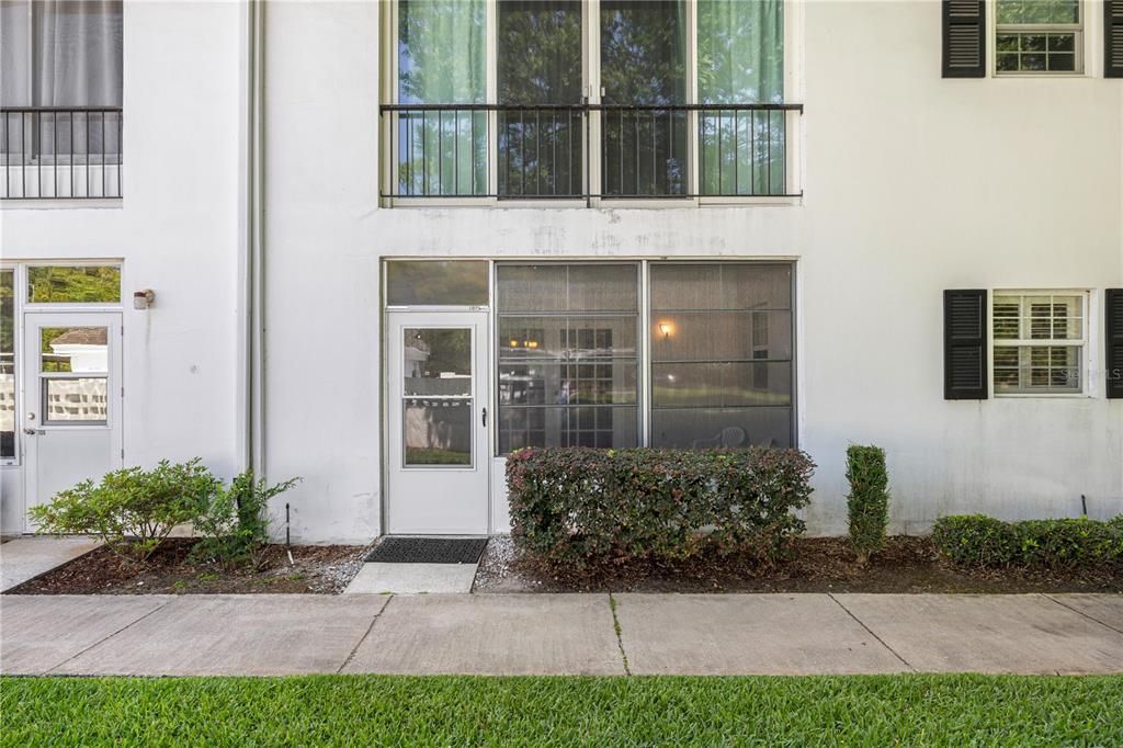 Active With Contract: $139,900 (2 beds, 2 baths, 1341 Square Feet)