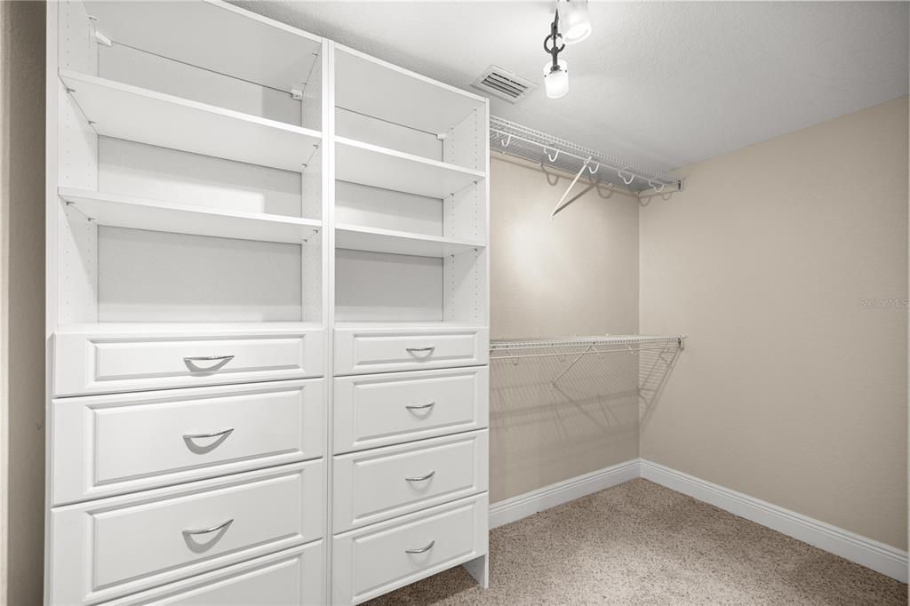 Active With Contract: $139,900 (2 beds, 2 baths, 1341 Square Feet)