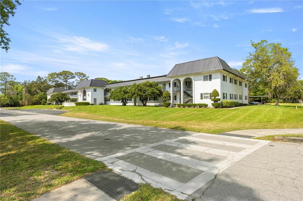 Active With Contract: $139,900 (2 beds, 2 baths, 1341 Square Feet)