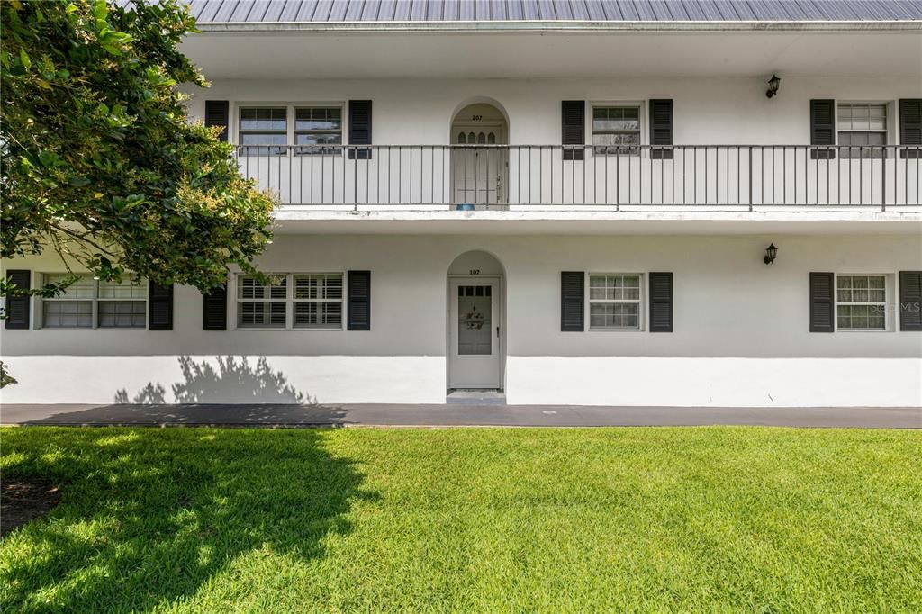 Active With Contract: $139,900 (2 beds, 2 baths, 1341 Square Feet)