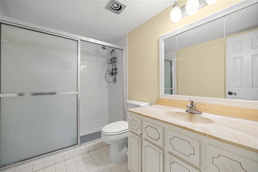 Active With Contract: $139,900 (2 beds, 2 baths, 1341 Square Feet)