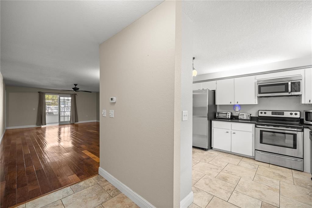 Active With Contract: $139,900 (2 beds, 2 baths, 1341 Square Feet)
