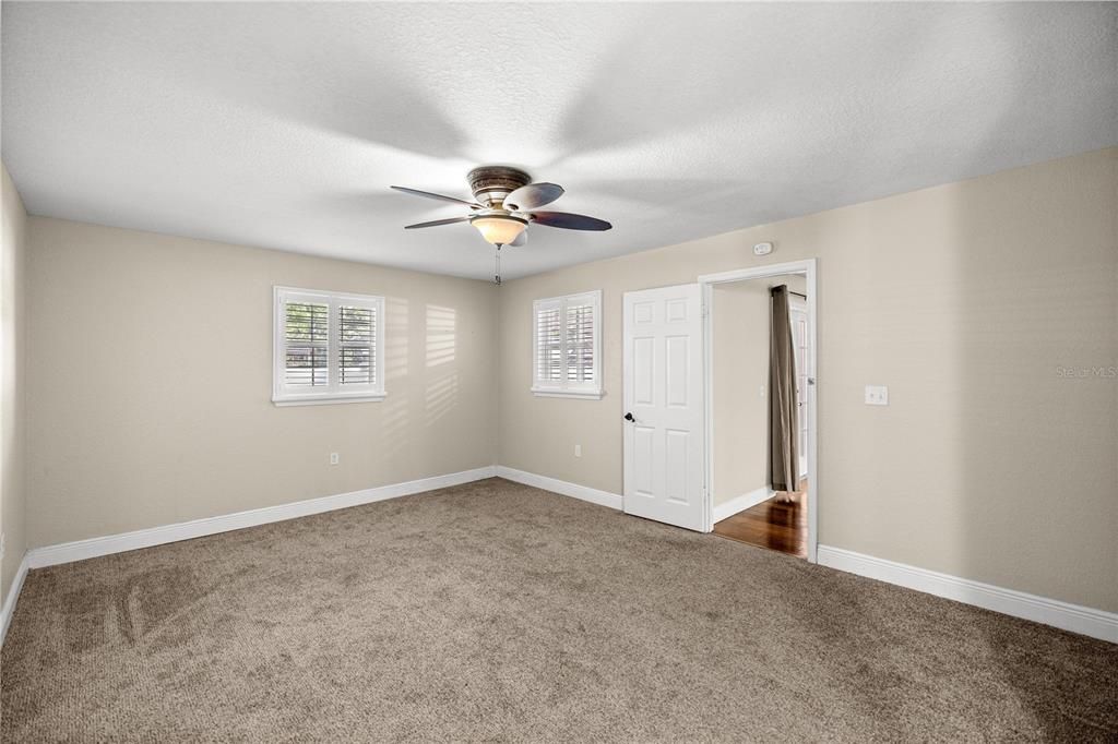 Active With Contract: $139,900 (2 beds, 2 baths, 1341 Square Feet)