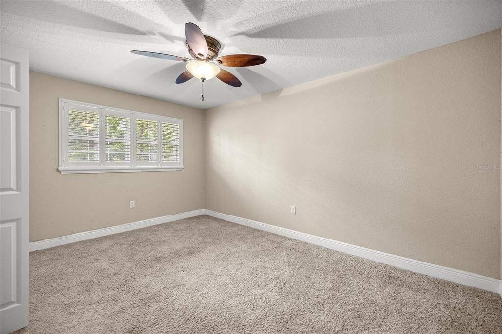 Active With Contract: $139,900 (2 beds, 2 baths, 1341 Square Feet)