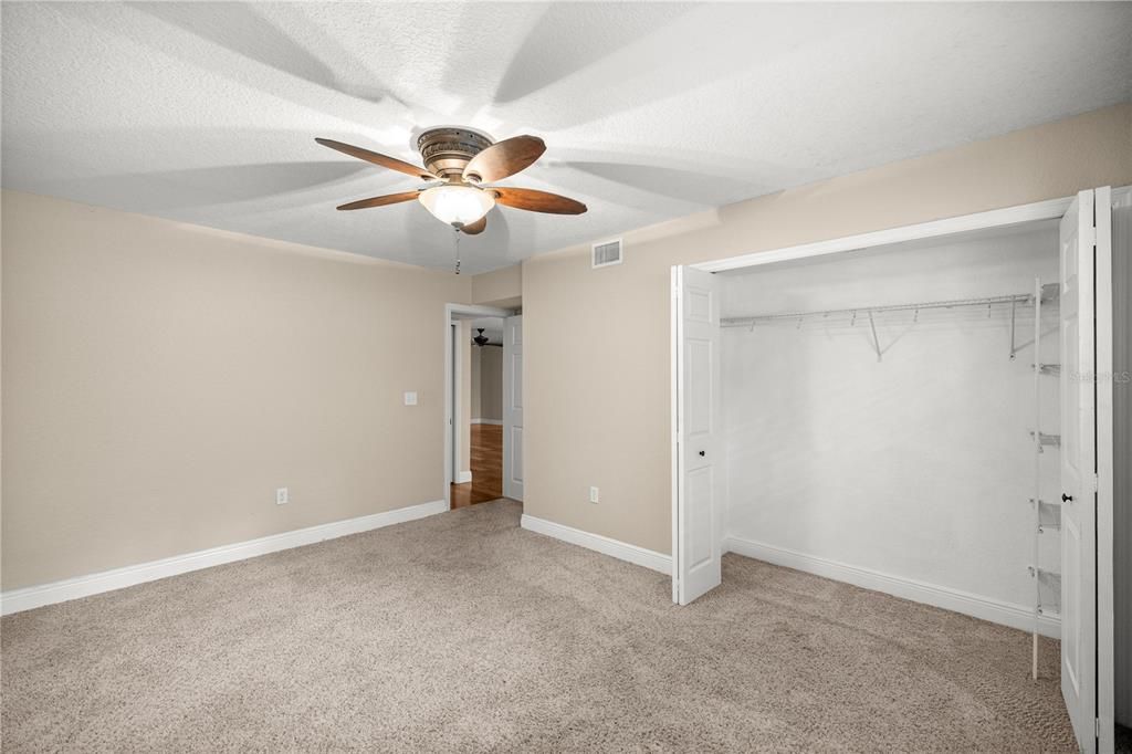 Active With Contract: $139,900 (2 beds, 2 baths, 1341 Square Feet)
