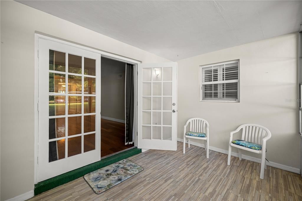 Active With Contract: $139,900 (2 beds, 2 baths, 1341 Square Feet)