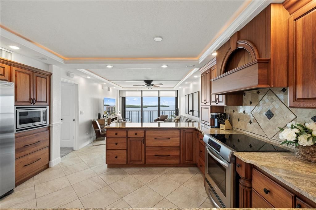 For Sale: $399,000 (2 beds, 2 baths, 1170 Square Feet)