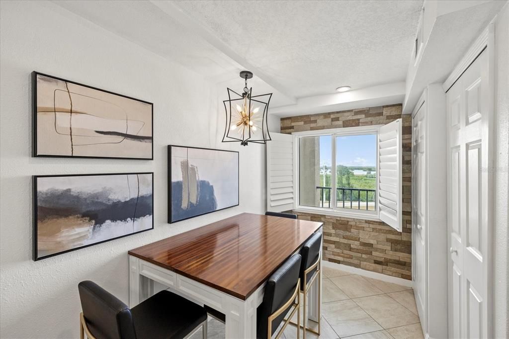 For Sale: $399,000 (2 beds, 2 baths, 1170 Square Feet)