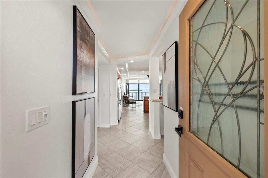 For Sale: $399,000 (2 beds, 2 baths, 1170 Square Feet)