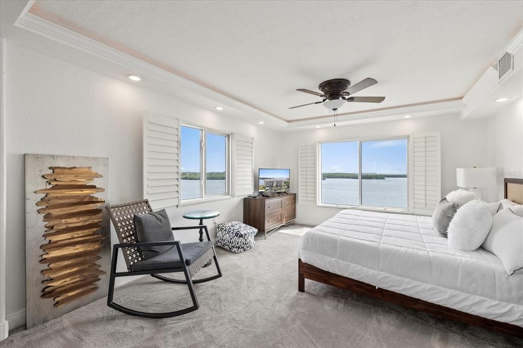 For Sale: $399,000 (2 beds, 2 baths, 1170 Square Feet)